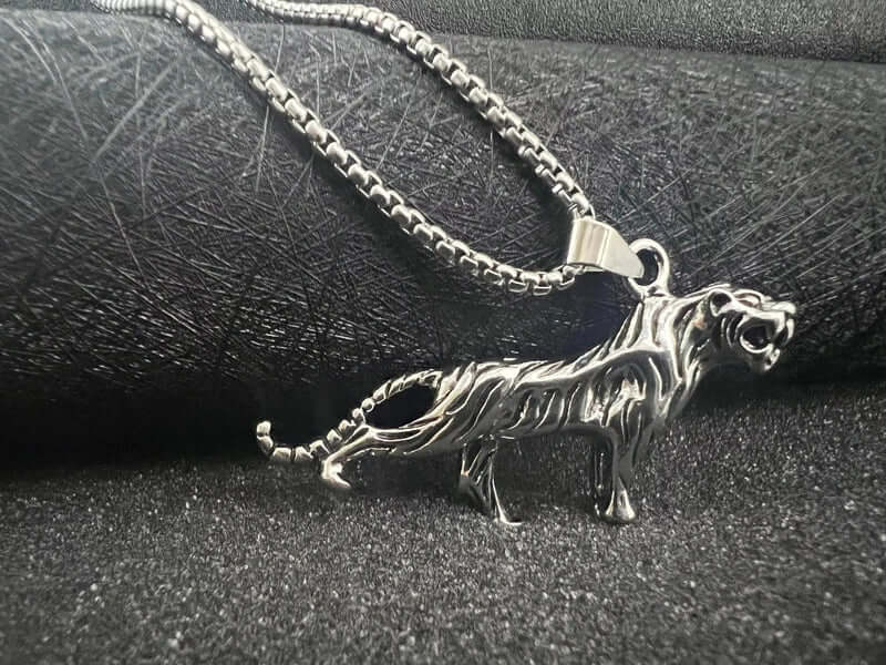 TIGER KING - Alloy Pendant with Stainless Steel 24inch Round Box Chain, American trending Style for Men & Boy, 24 inch - Image 4